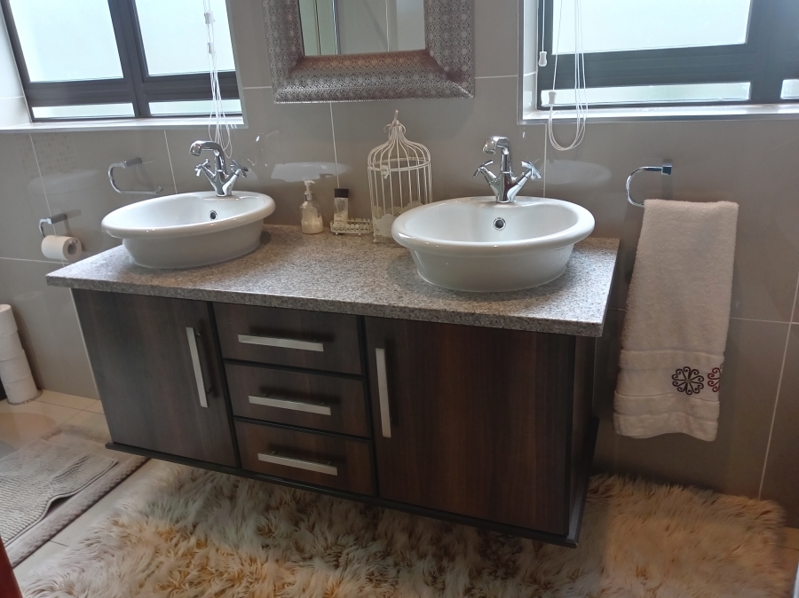 3 Bedroom Property for Sale in Oubaai Western Cape